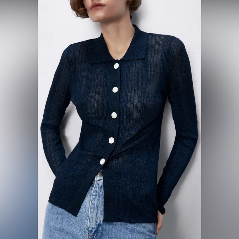 Sweater with metallic threads